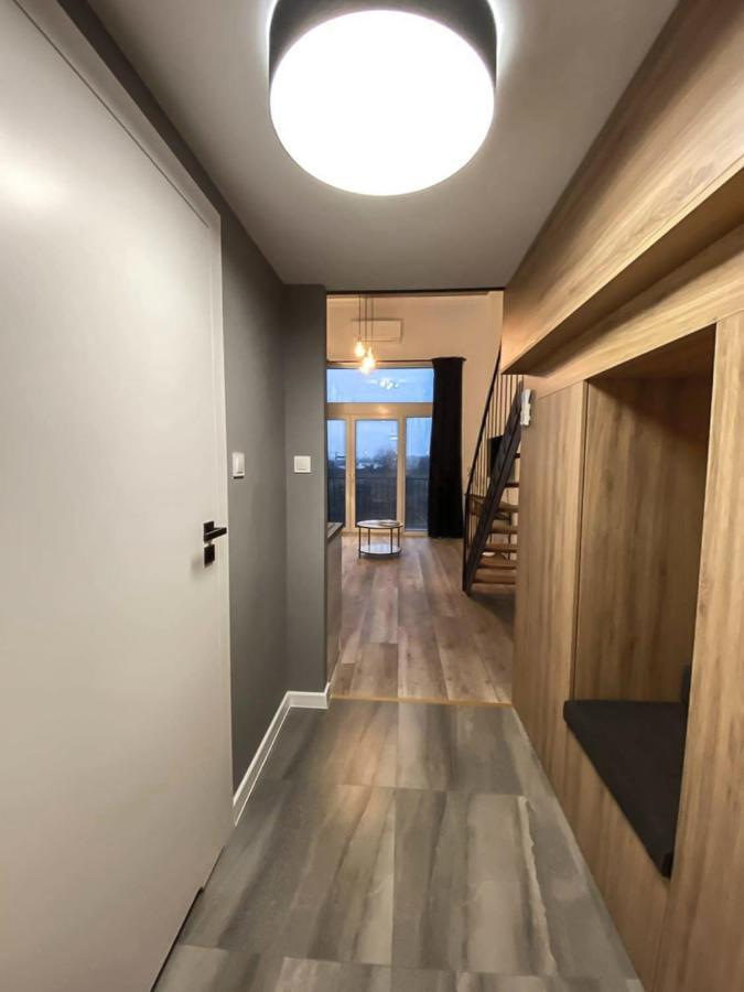 Airport Apartment Wroclaw Bagian luar foto